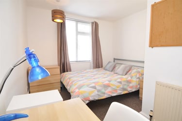 5 bed house, Mount Street, North Hill, Plymouth, PL48NZ - Image 2